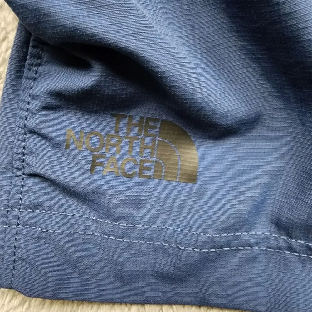 The North Face Mens M Blue Shorts 9 Inseam 100% Nylon Elastic Waist Outdoor